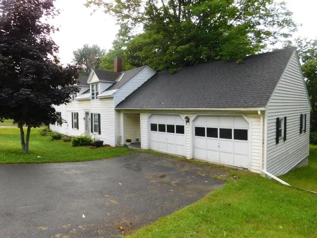 $119,900 | 73 Spring Street, Dexter, ME 04930