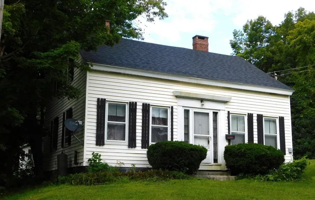 $119,900 | 73 Spring Street, Dexter, ME 04930