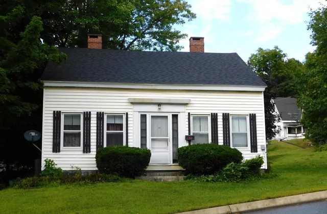 $119,900 | 73 Spring Street, Dexter, ME 04930