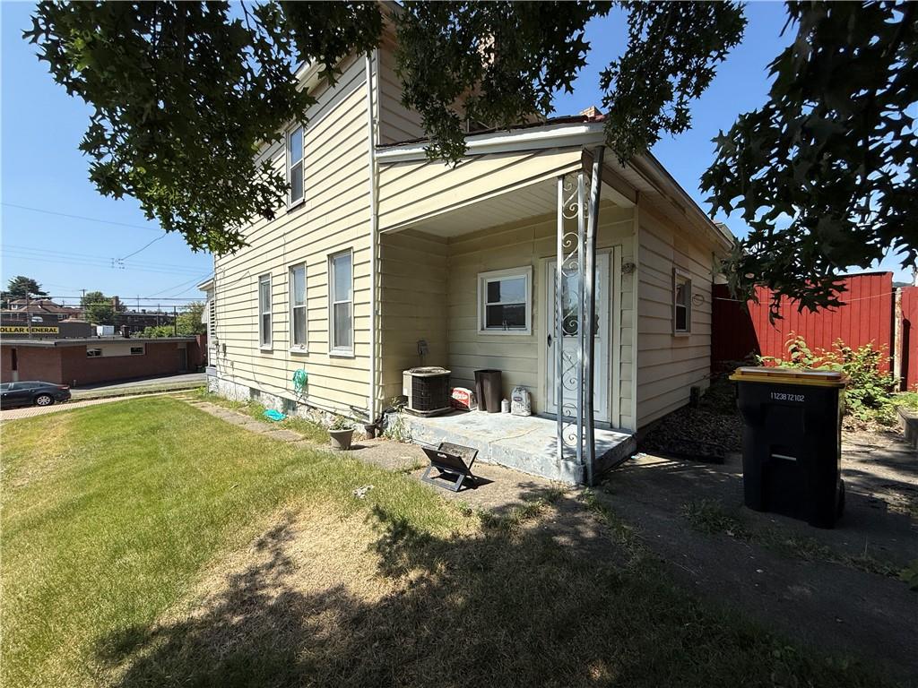 112 Greydon Avenue McKees Rocks, PA 15136 - Photo 4 of 6