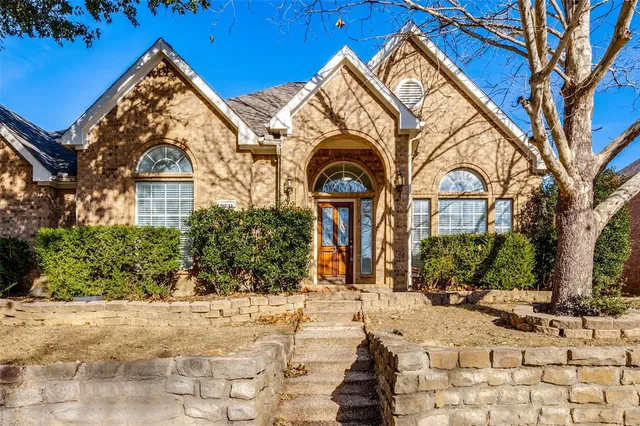 $2,650 | 9611 Cliffside Drive, Irving, TX 75063