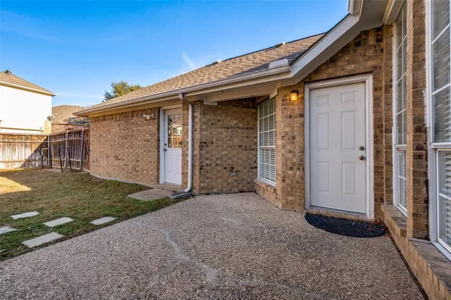 $2,650 | 9611 Cliffside Drive, Irving, TX 75063