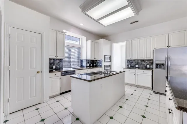 $2,650 | 9611 Cliffside Drive, Irving, TX 75063