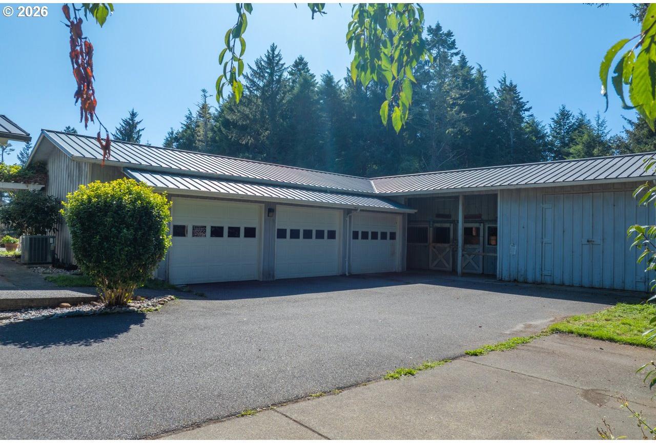 56008 Spring Creek Road Bandon, OR 97411 - Photo 9 of 30 Gallery Image 9