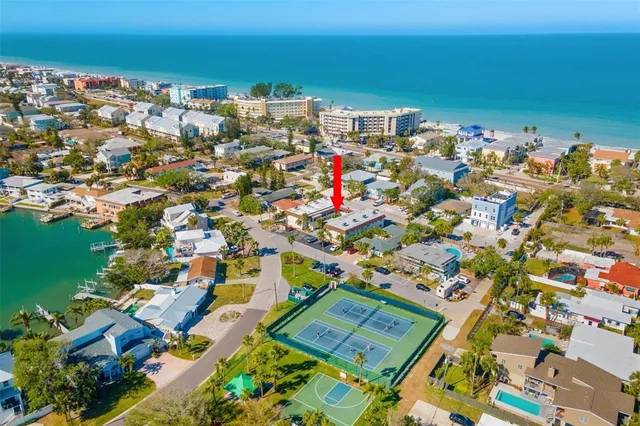 $3,000 | 2704 2nd Street, Unit 2, Indian Rocks Beach, FL 33785