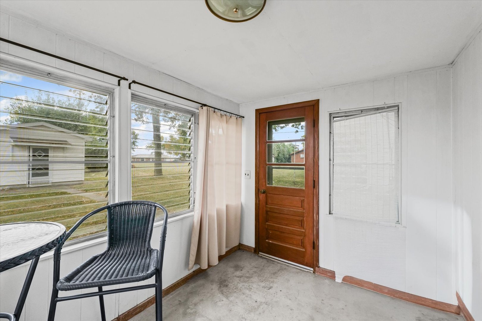 407 Church Street Royal, IL 61871 - Photo 25 of 31 a view of a livingroom with furniture