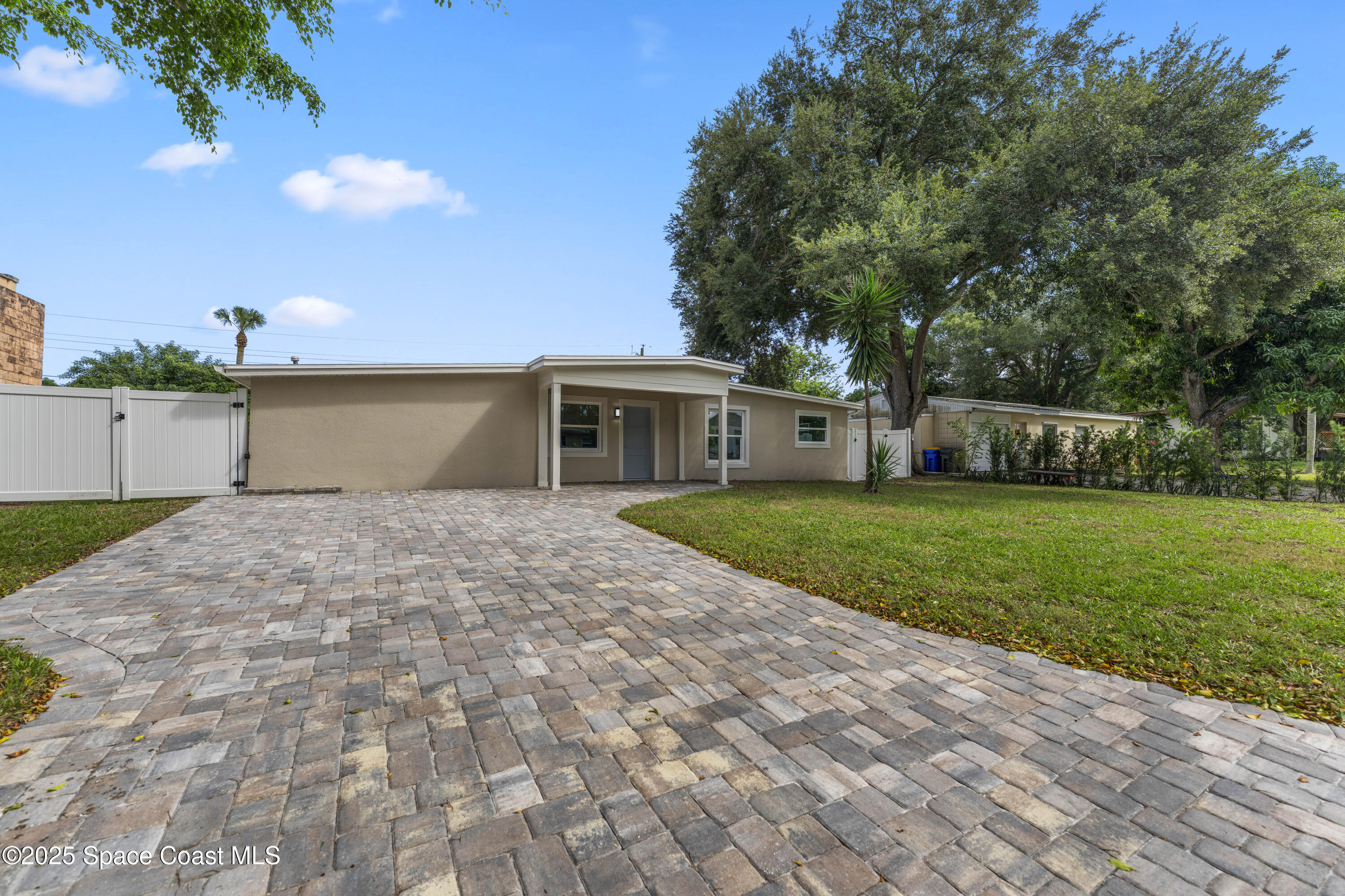 34 West Azalea Circle Rockledge, FL 32955 - Photo 2 of 24 _RJ19913