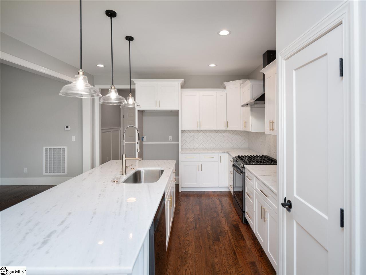 2416 Poole Road Greer, SC 29651 - Photo 11 of 34