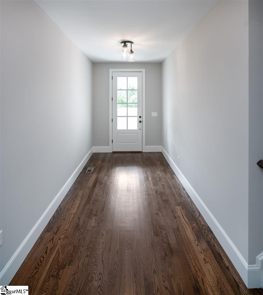 2416 Poole Road Greer, SC 29651 - Photo 4 of 34