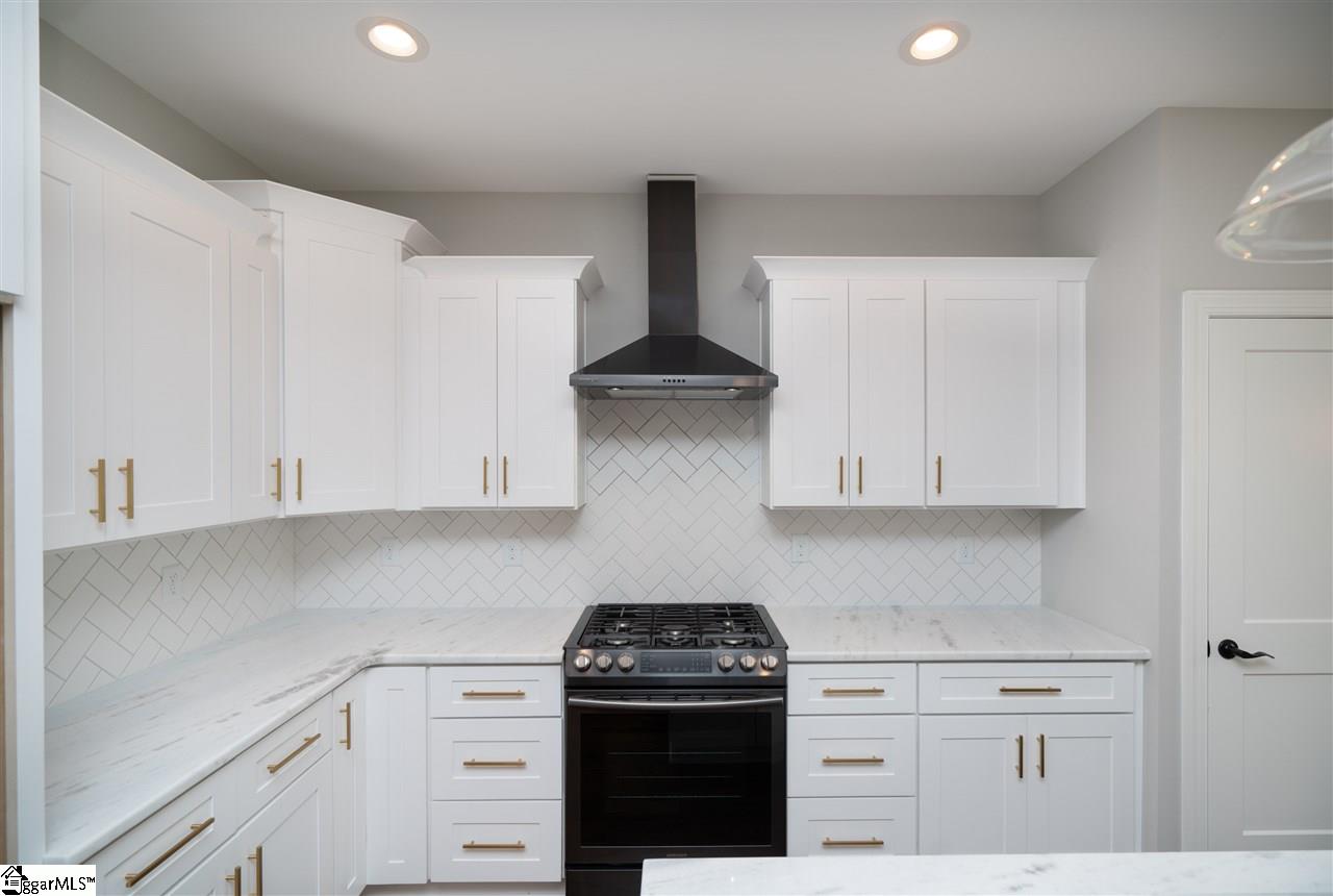 2416 Poole Road Greer, SC 29651 - Photo 10 of 34