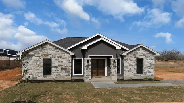 $435,000 | 7349 Tiff Nicole Lane, Von Ormy, TX 78073