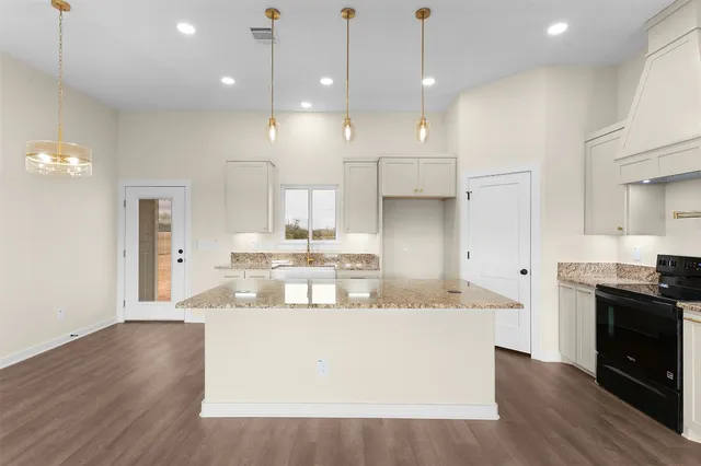 $435,000 | 7349 Tiff Nicole Lane, Von Ormy, TX 78073