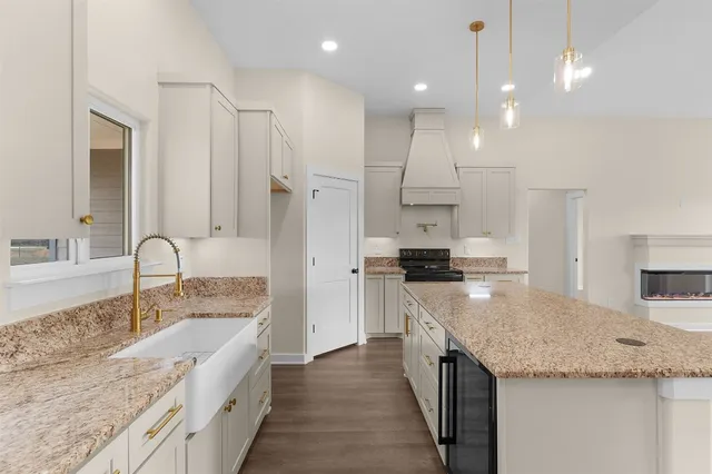 $435,000 | 7349 Tiff Nicole Lane, Von Ormy, TX 78073