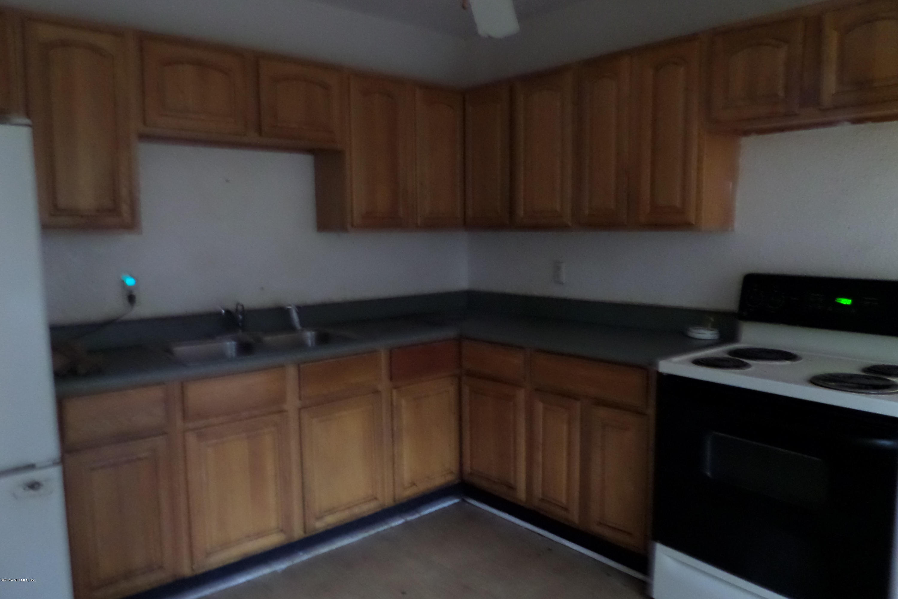 8227 Merivale Road Jacksonville, FL 32208 - Photo 5 of 13 Kitchen