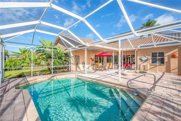 $725,000 | 195 Palmetto Dunes Circle, Naples, FL 34113