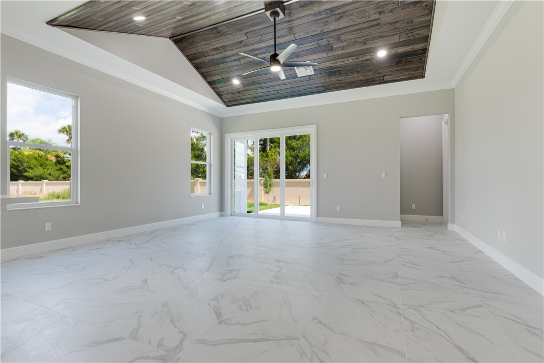 2005 Bridgepointe Circle, Unit 97 Vero Beach, FL 32967 - Photo 13 of 36