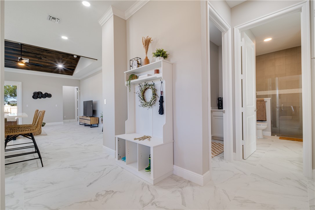 2005 Bridgepointe Circle, Unit 97 Vero Beach, FL 32967 - Photo 15 of 36