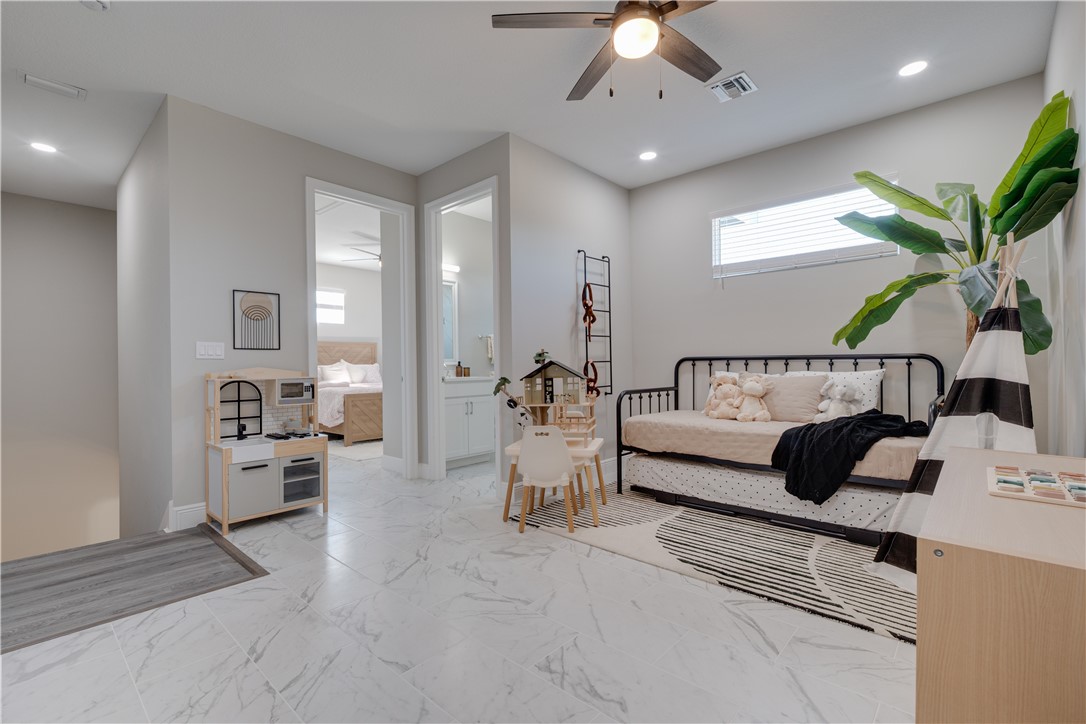 2005 Bridgepointe Circle, Unit 97 Vero Beach, FL 32967 - Photo 23 of 36