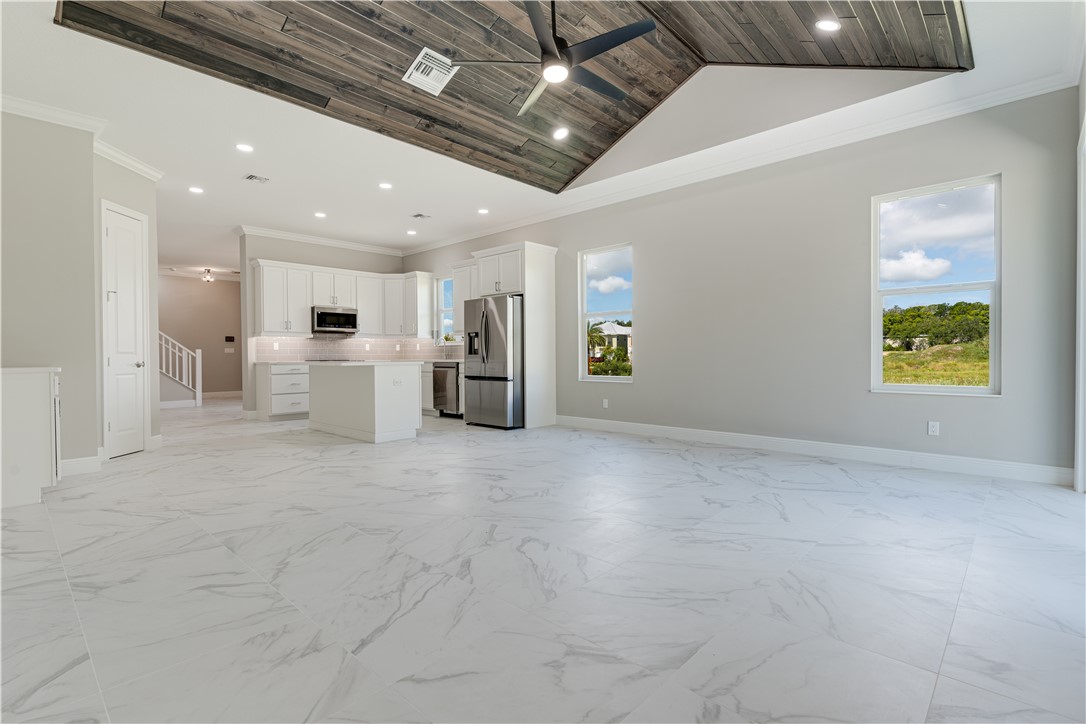 2005 Bridgepointe Circle, Unit 97 Vero Beach, FL 32967 - Photo 9 of 36