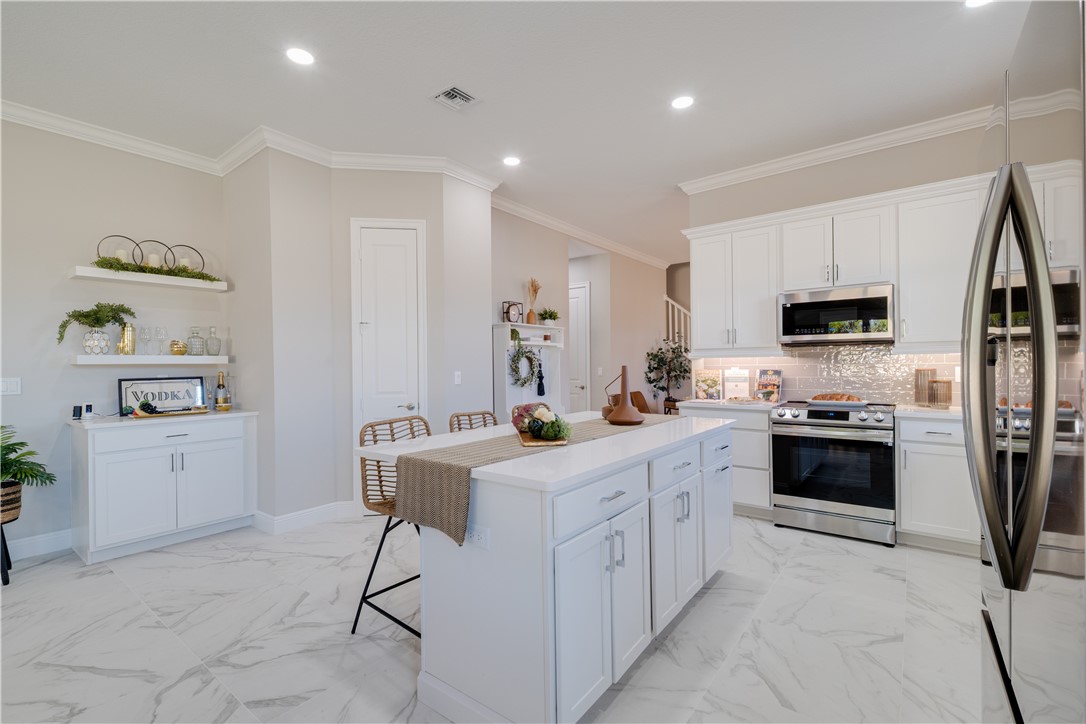 2005 Bridgepointe Circle, Unit 97 Vero Beach, FL 32967 - Photo 10 of 36