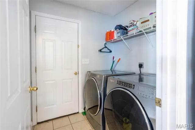 $420,000 | 5 Queen Victoria C Court, O'Fallon, MO 63366