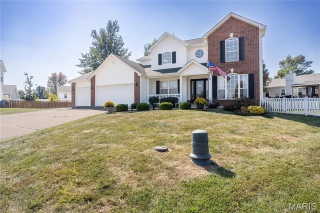 $420,000 | 5 Queen Victoria C Court, O'Fallon, MO 63366