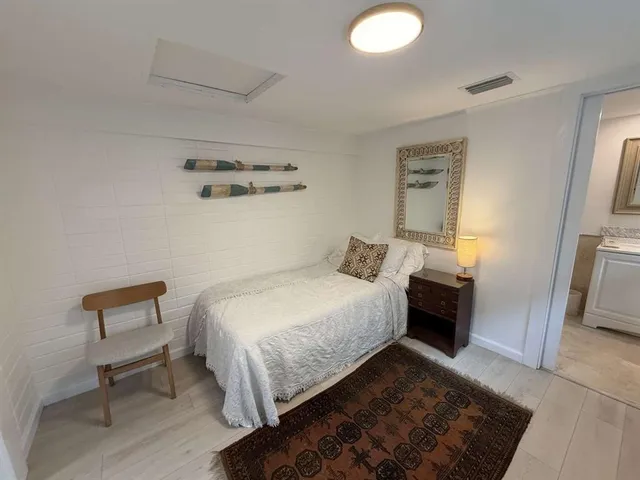 $749,000 | 751 Fox Street, Longboat Key, FL 34228