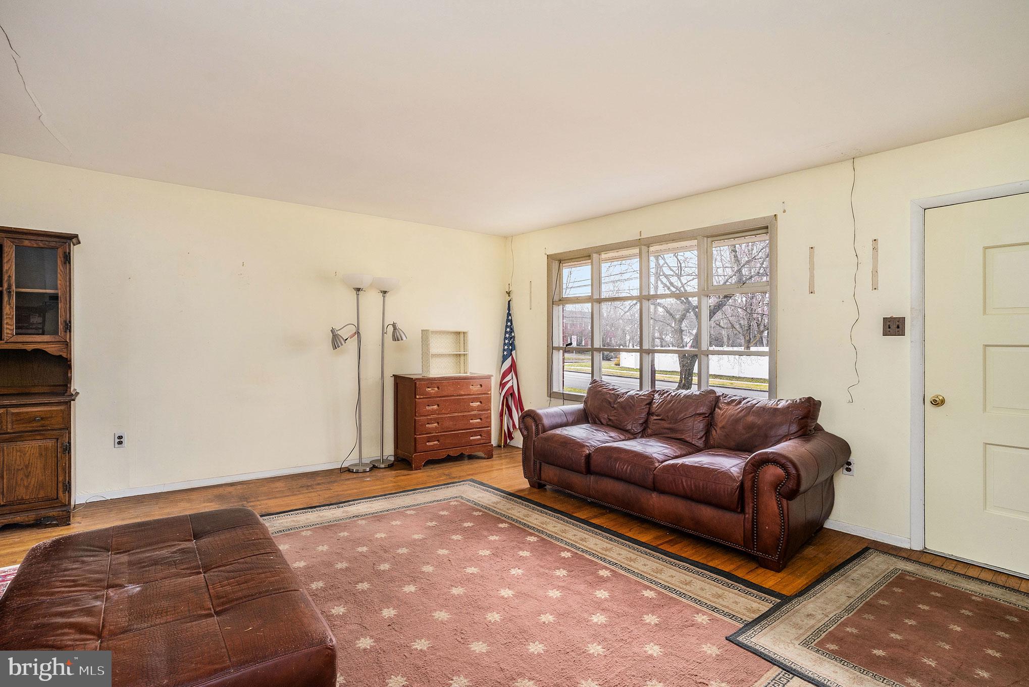 235 Hancock Road North Wales, PA 19454 - Photo 2 of 22