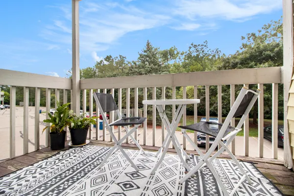 $2,100 | 2221 South Huron Parkway, Unit 2, Ann Arbor, MI 48104
