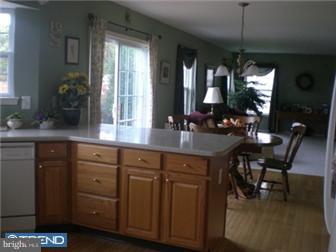 524 Riggs Avenue Berlin, NJ 08009 - Photo 3 of 12 Kitchen