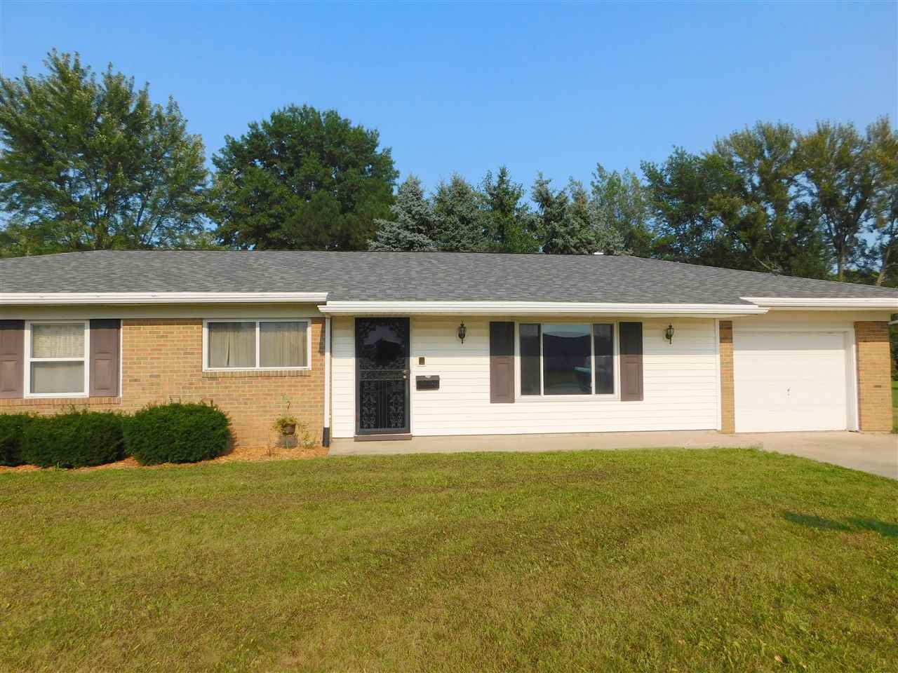 1209 Stogdill Road Bluffton, IN 46714 - Photo 2 of 36 Gallery Image 2