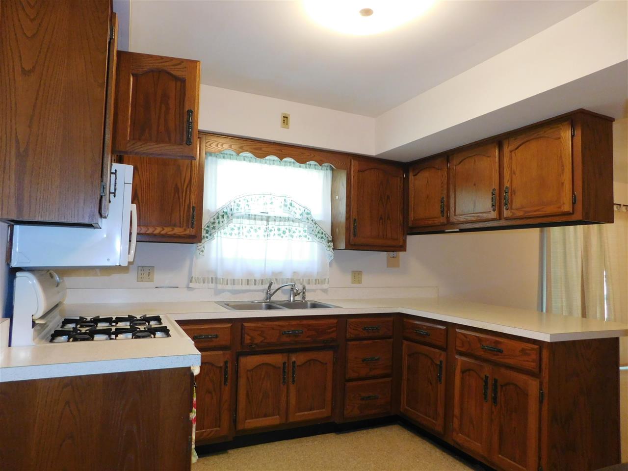1209 Stogdill Road Bluffton, IN 46714 - Photo 9 of 36 Gallery Image 9