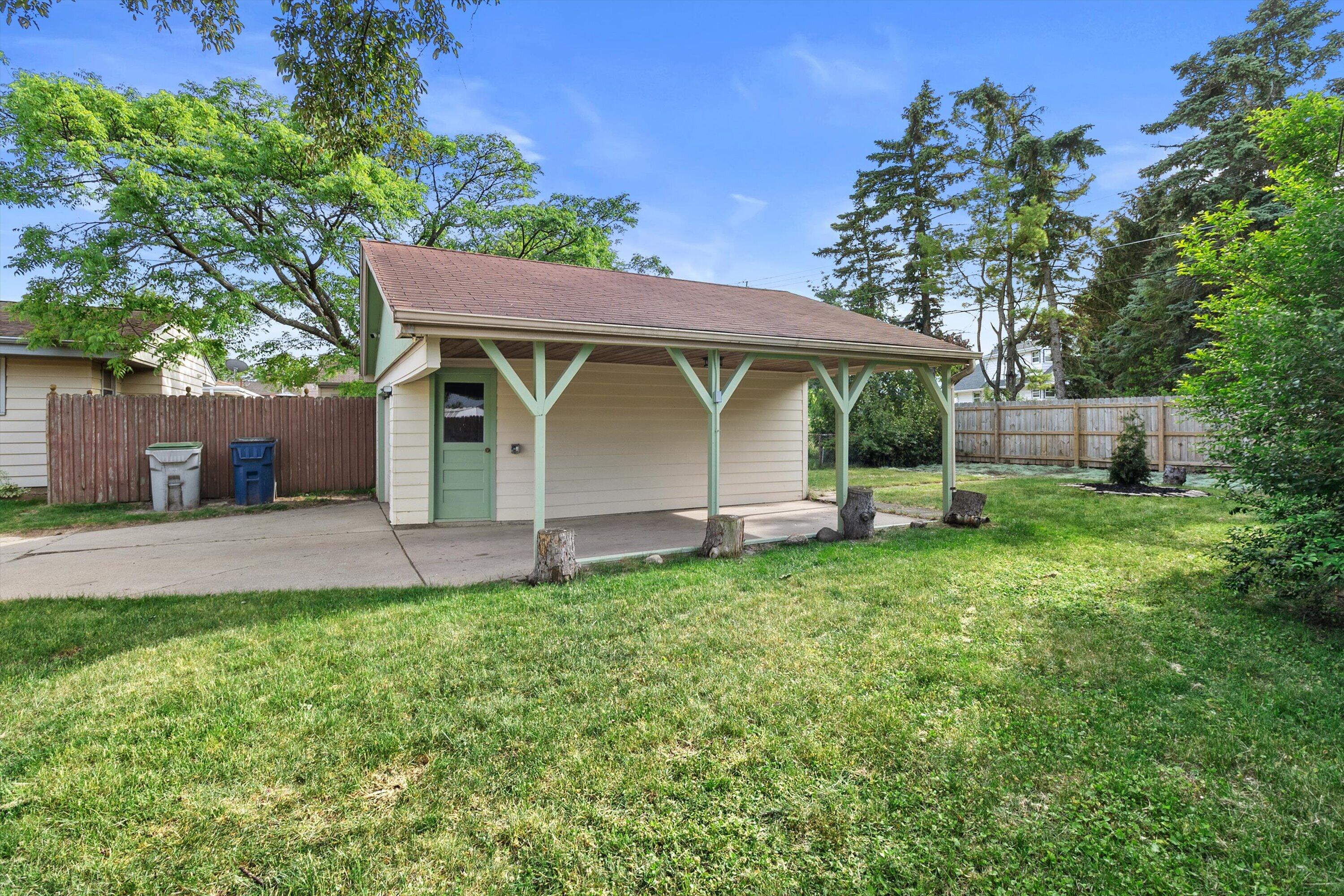 3319 South 86th Street Milwaukee, WI 53227 - Photo 23 of 26 23-E6A6396