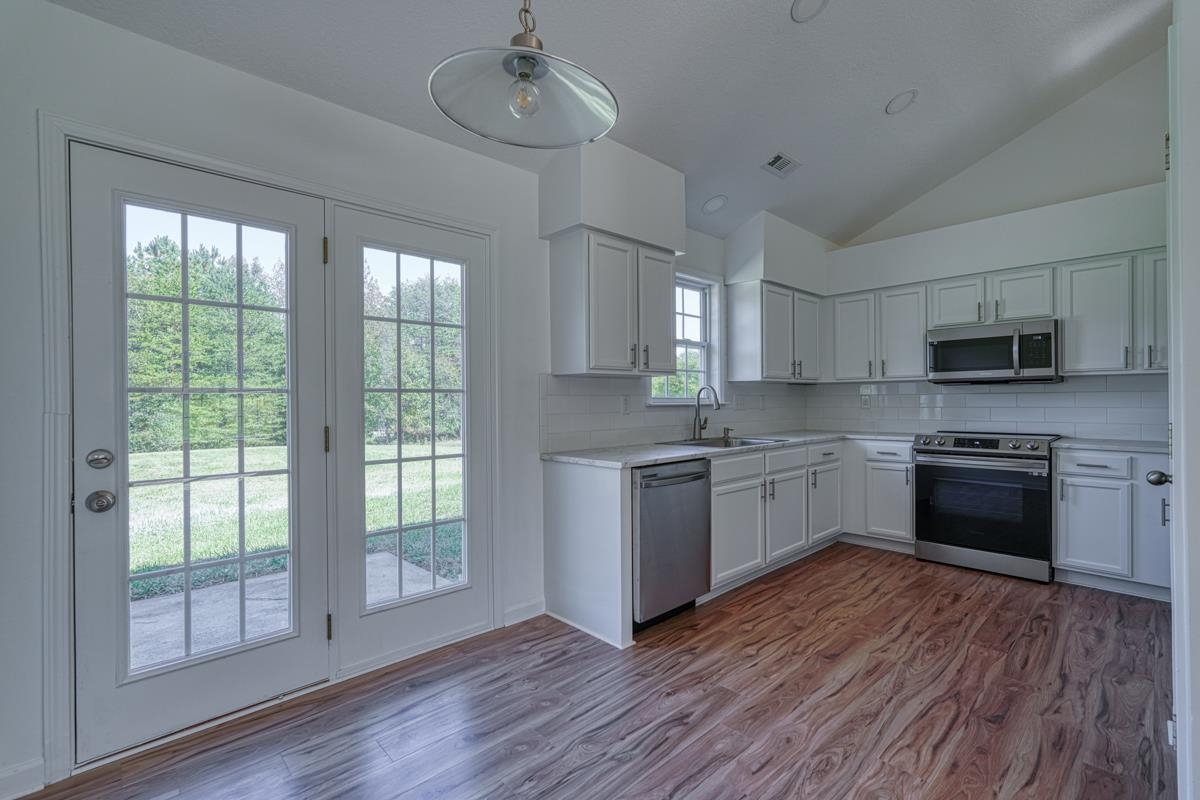 8 Ladder Court Fountain Inn, SC 29644 - Photo 3 of 30