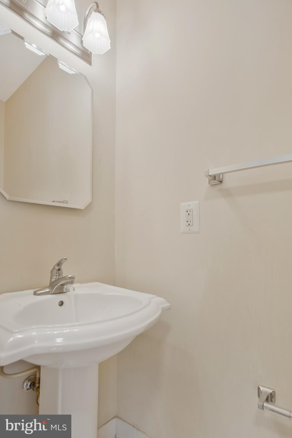 15213 Jenkins Ridge Road Bowie, MD 20721 - Photo 11 of 68 Half Bath Main Level