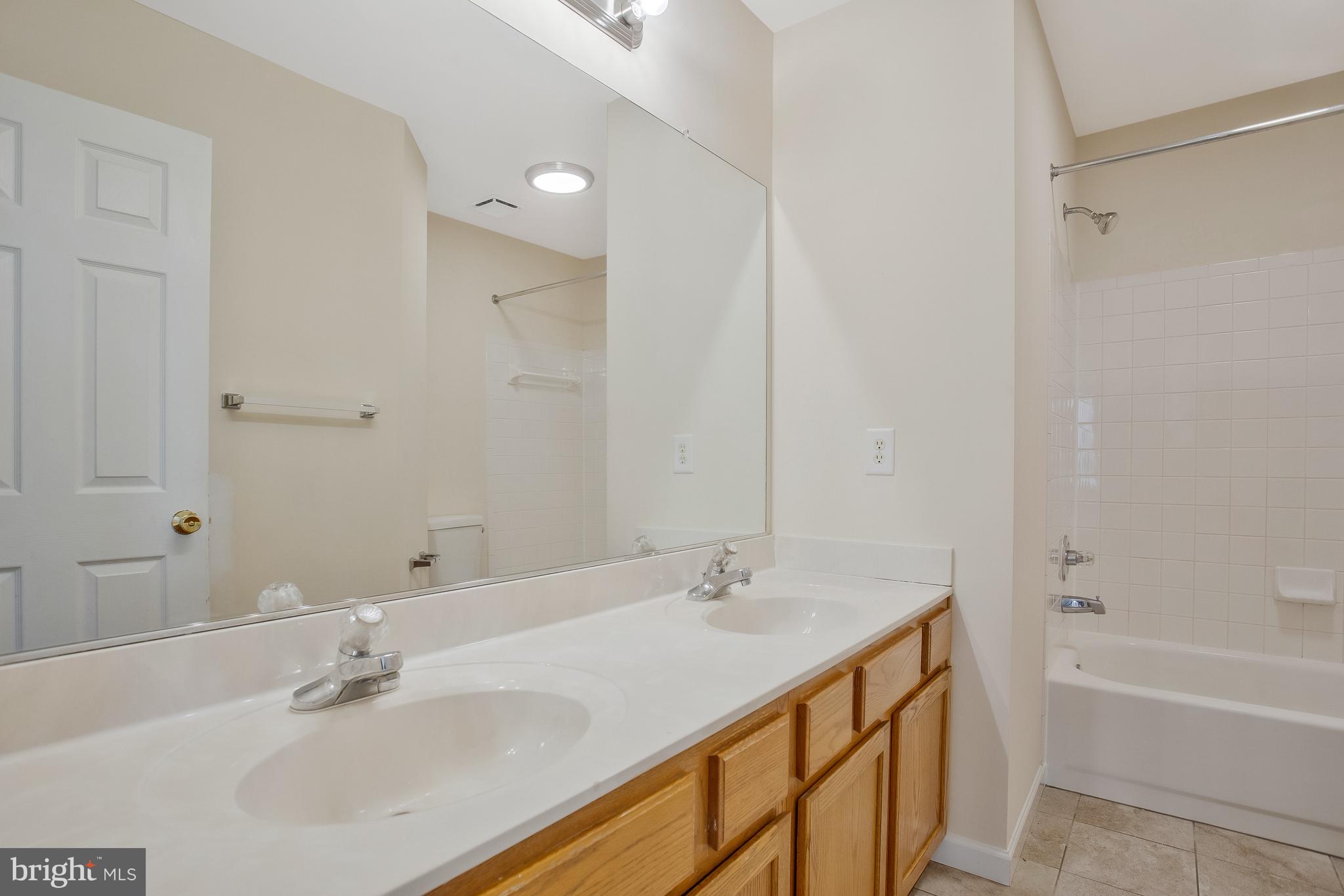 15213 Jenkins Ridge Road Bowie, MD 20721 - Photo 28 of 68 Upper Hall Bath