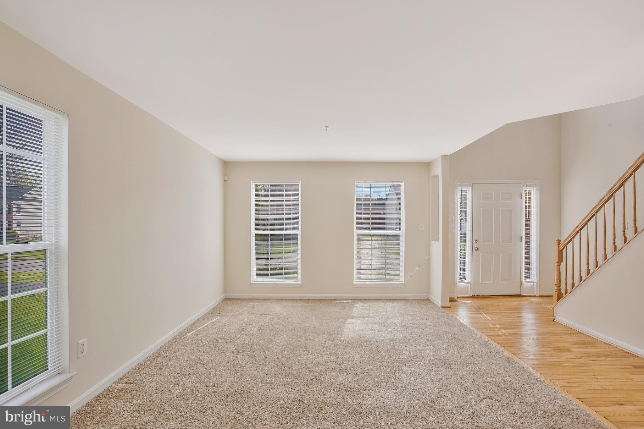15213 Jenkins Ridge Road Bowie, MD 20721 - Photo 8 of 68 Living Room