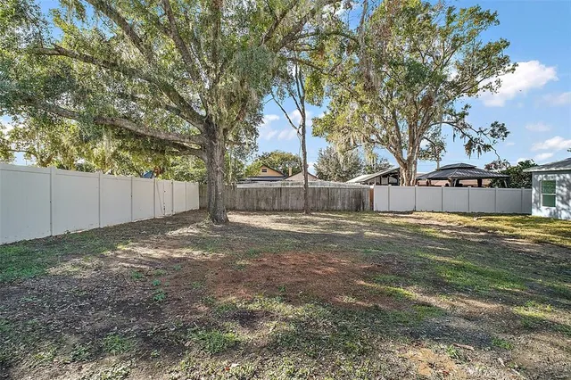 $1,945 | 444 Fahnstock Street, Eustis, FL 32726