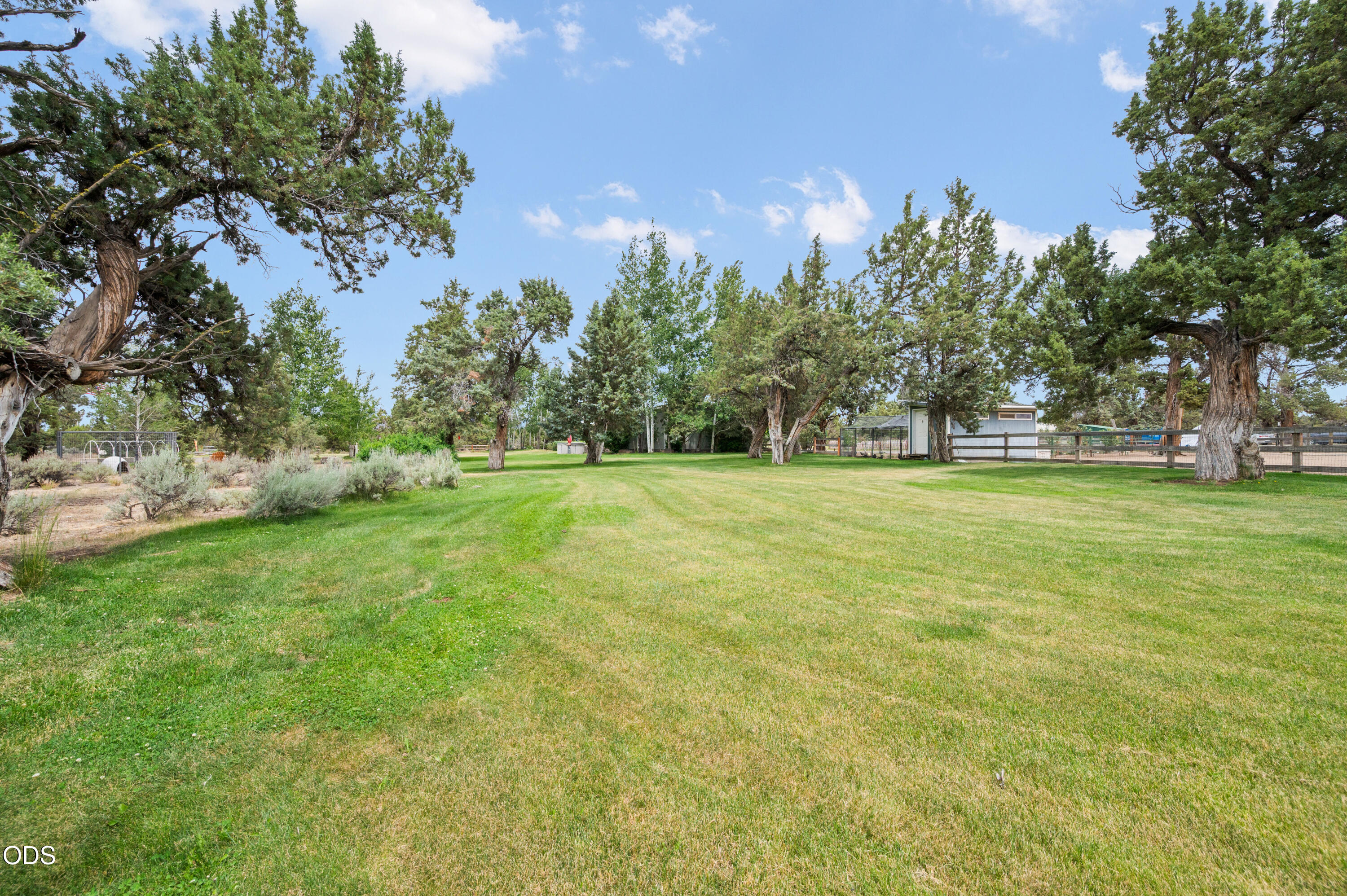 23720 Southwest Starshine Lane Bend, OR 97701 - Photo 43 of 65