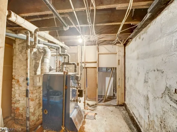 a view of a storage & utility room