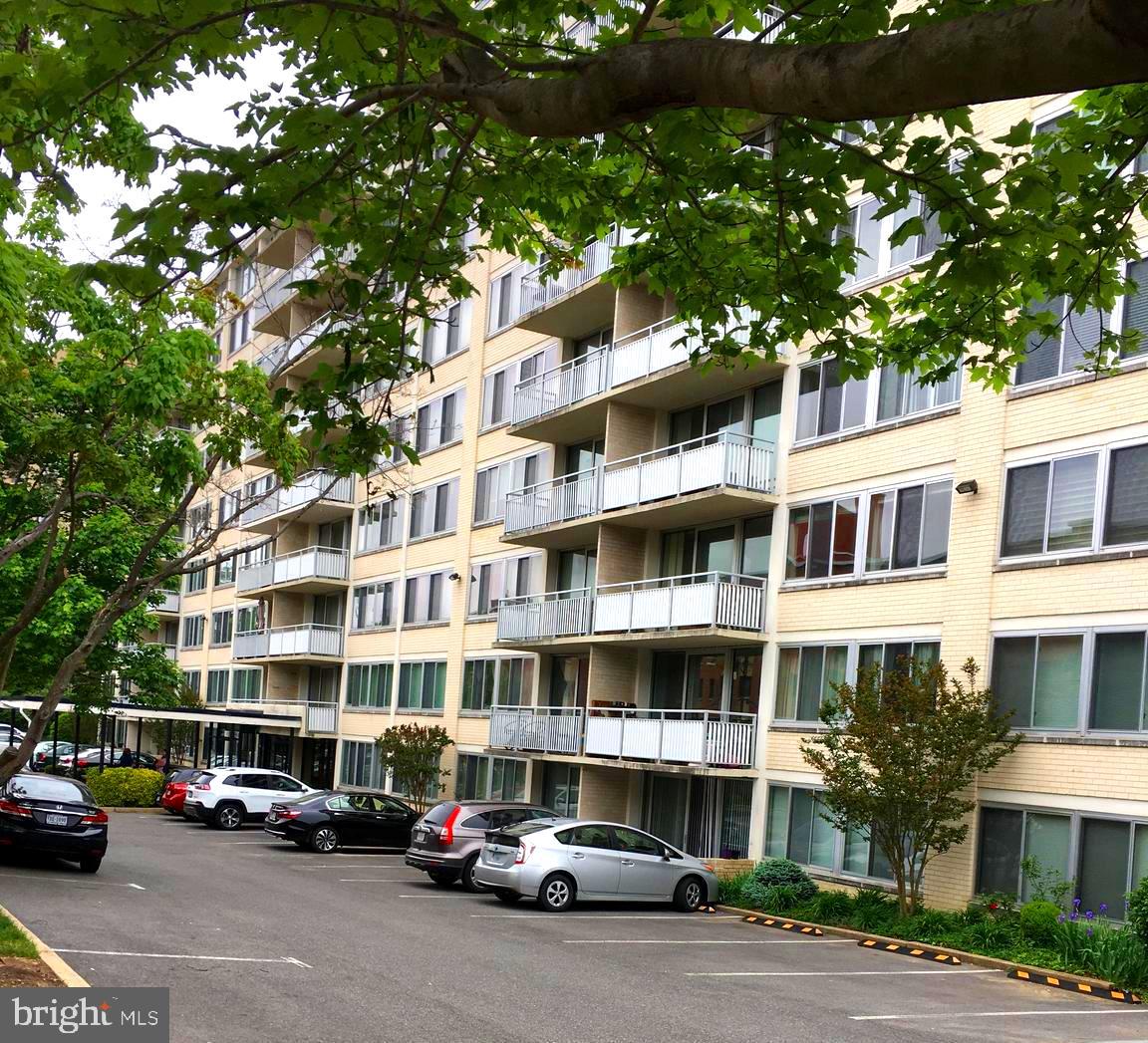 1301 South Arlington Ridge Road, Unit 203 Arlington, VA 22202 - Photo 3 of 31 Plenty of Parking