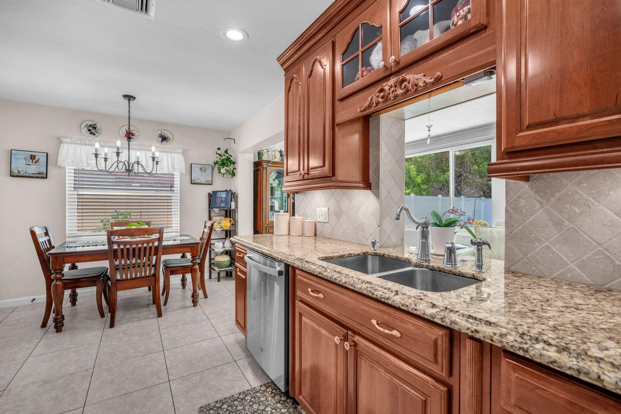 9341 Southwest 1st Place Boca Raton, FL 33428 - Photo 15 of 49 36-web-or-mls-DSC06541