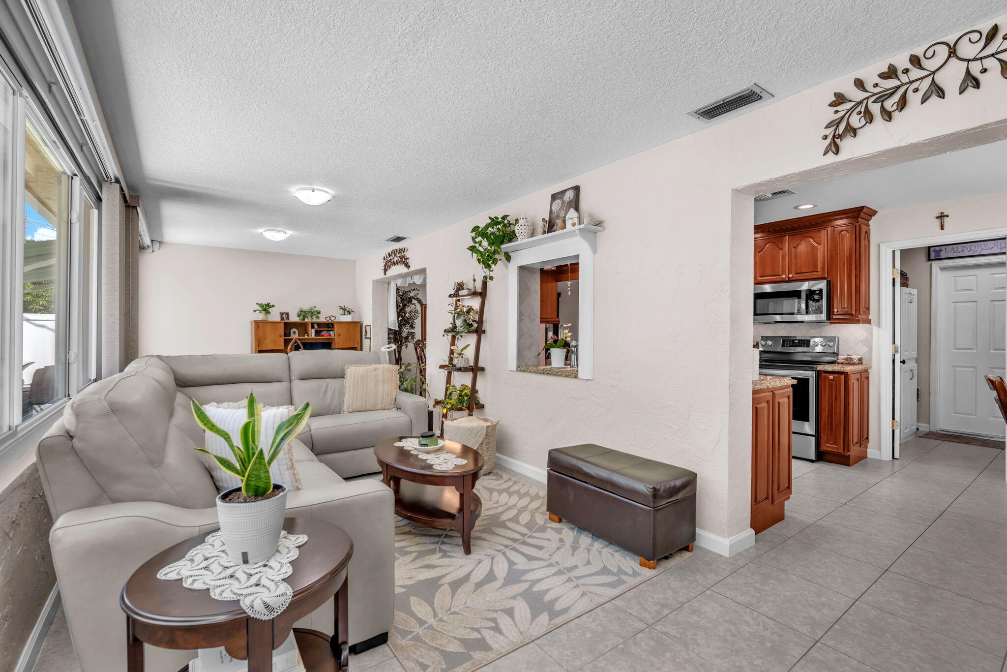 9341 Southwest 1st Place Boca Raton, FL 33428 - Photo 22 of 49 43-web-or-mls-DSC06569
