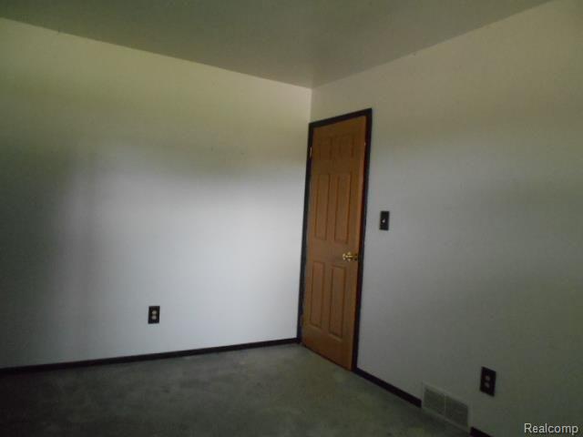 21814 Wick Road Taylor, MI 48180 - Photo 11 of 28 261-929760 Bedroom 2 (2).jpg