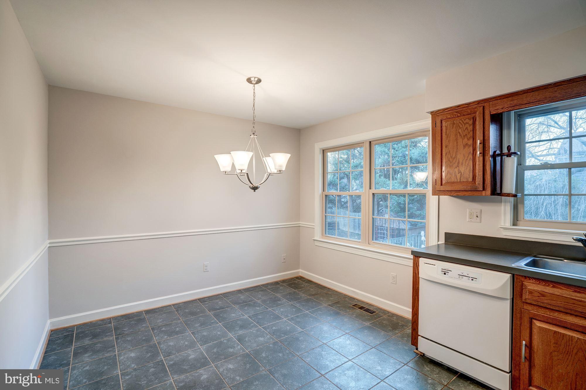 1206 Kensington Road McLean, VA 22101 - Photo 11 of 31 Breakfast Area