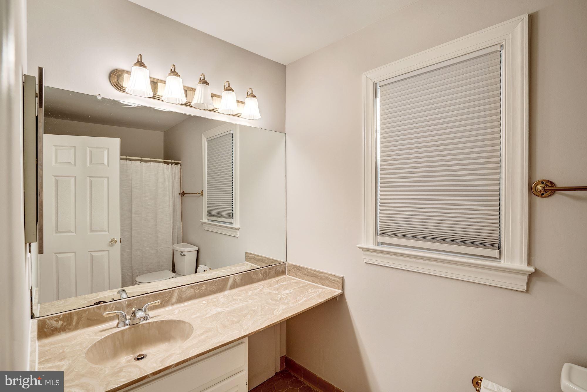 1206 Kensington Road McLean, VA 22101 - Photo 16 of 31 Master Bathroom