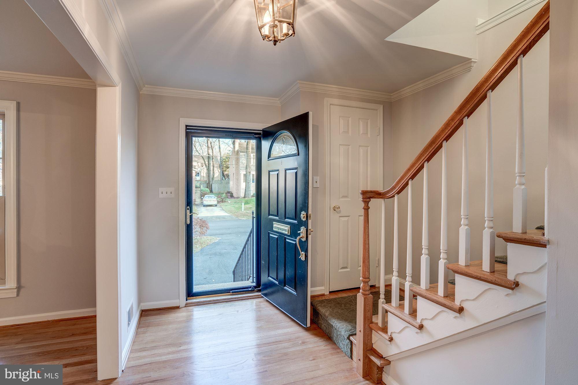 1206 Kensington Road McLean, VA 22101 - Photo 3 of 31 Foyer