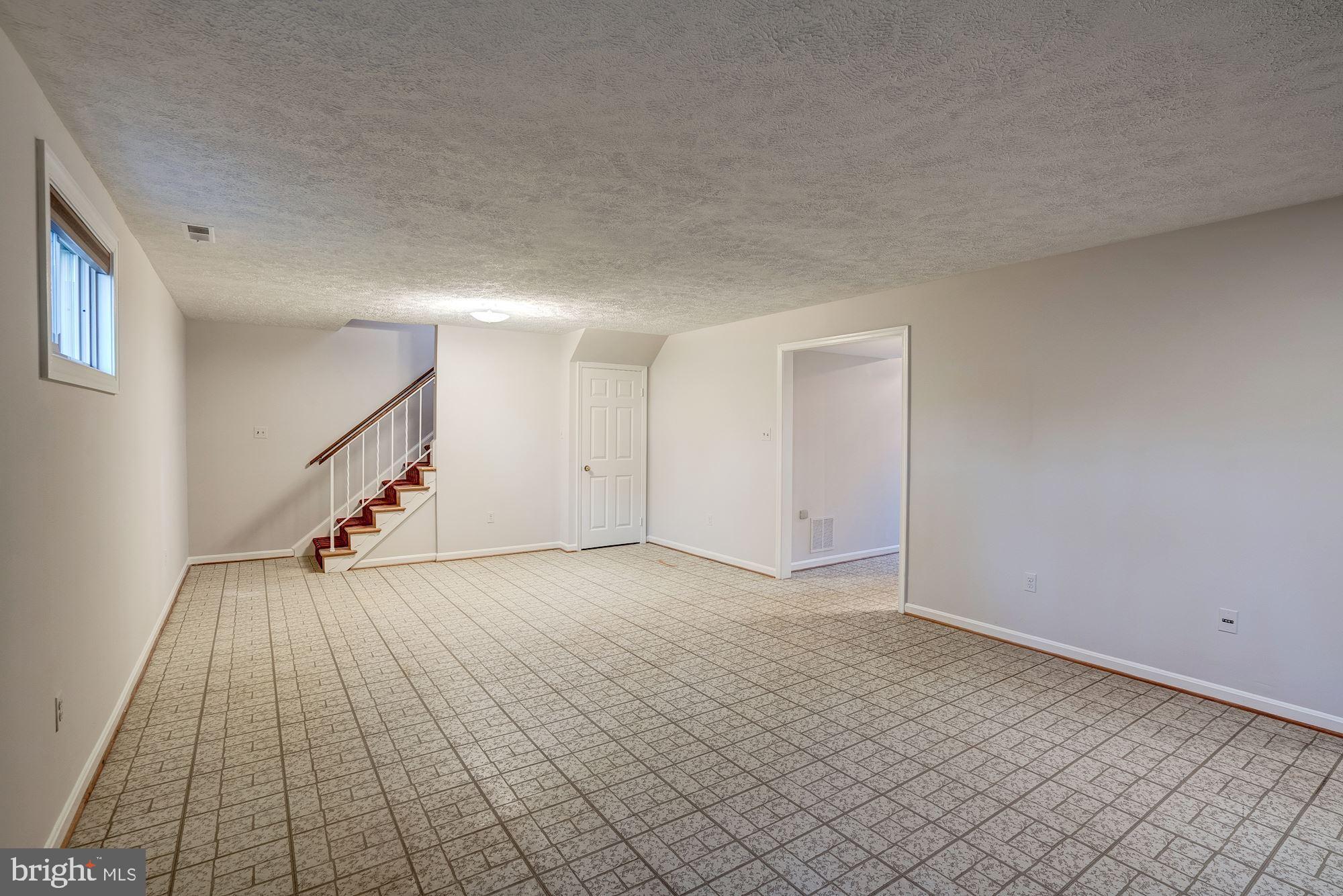 1206 Kensington Road McLean, VA 22101 - Photo 23 of 31 Family Room