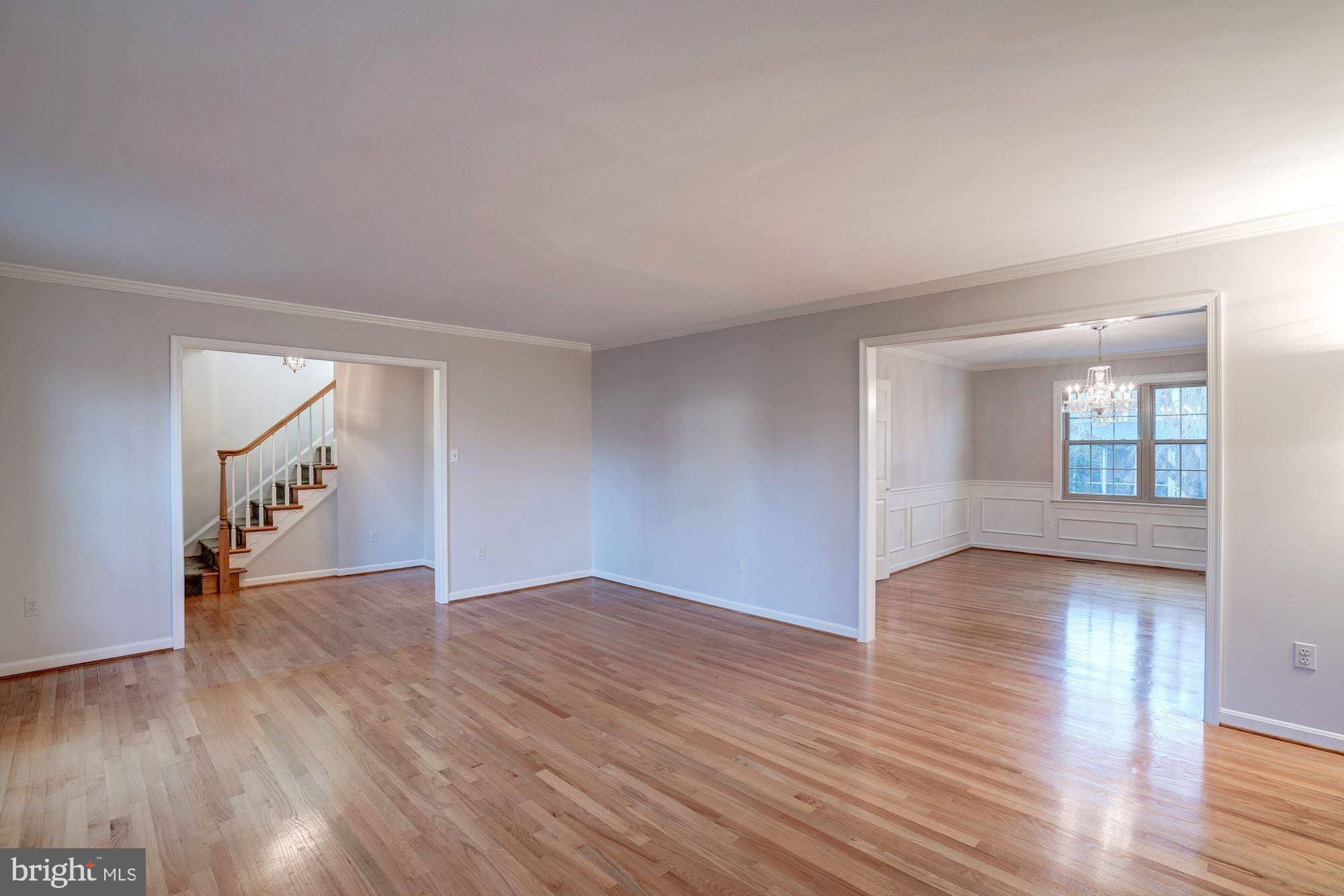 1206 Kensington Road McLean, VA 22101 - Photo 6 of 31 Living Room