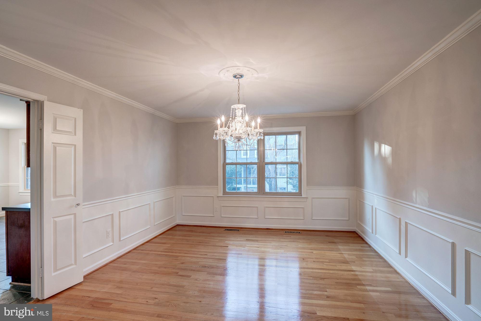 1206 Kensington Road McLean, VA 22101 - Photo 7 of 31 Dining Room